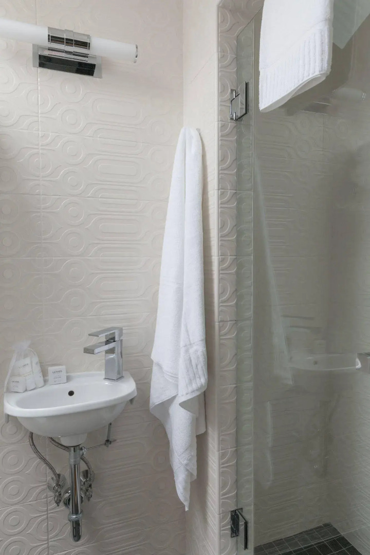 The Sydney, The Edgartown Collection