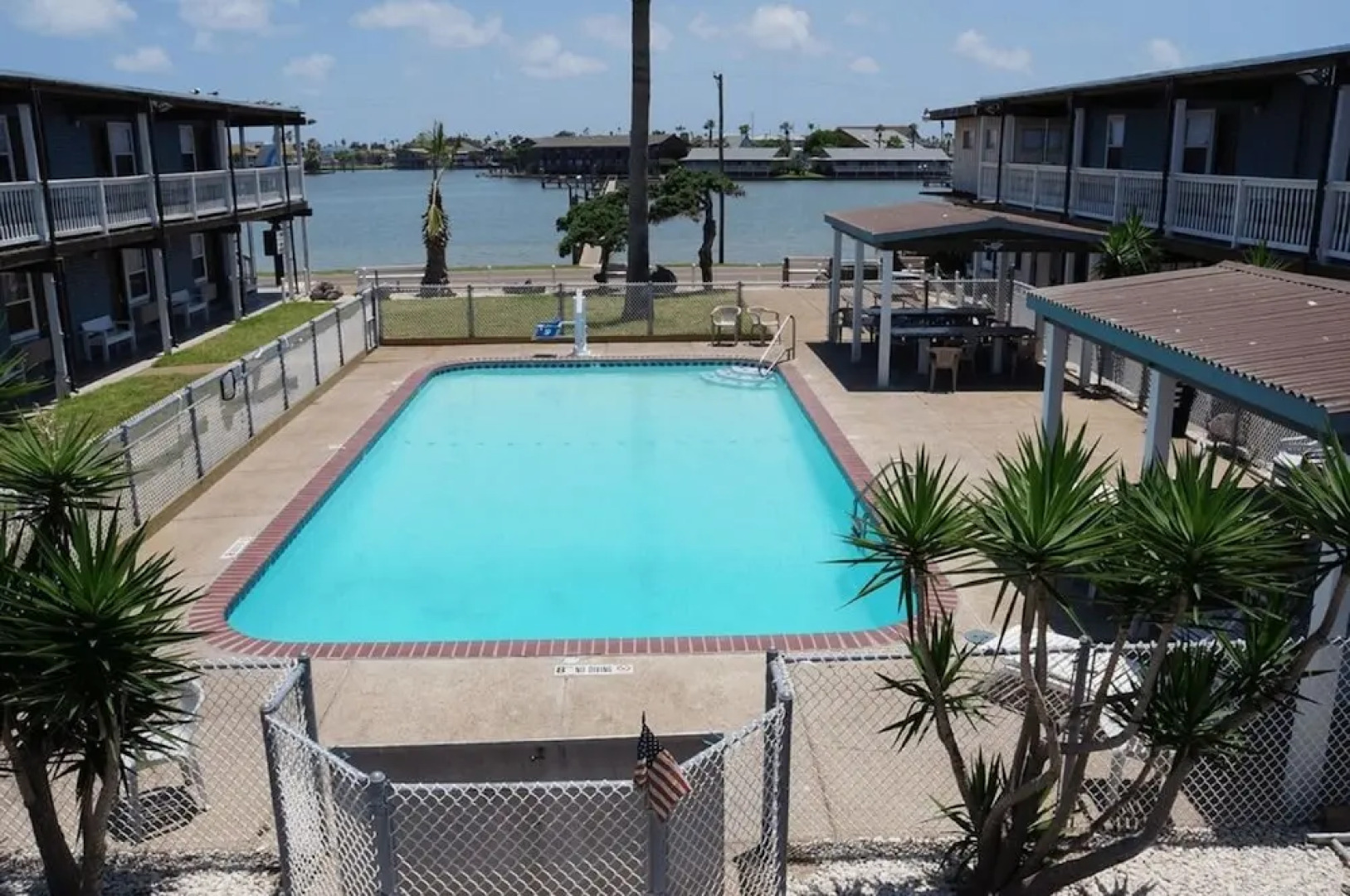 Surfside Inn Suites