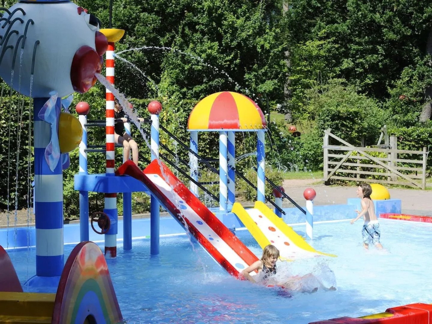 Bungalow With Fireplace, not far From Assen