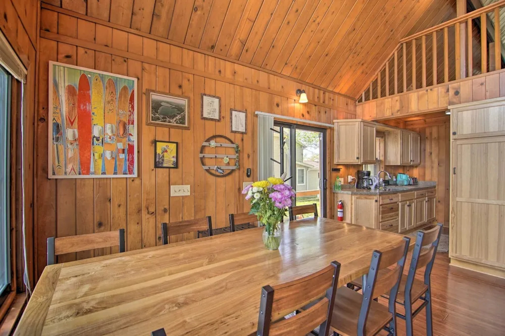 Serene Lakefront Escape: Boat Dock & Grill!