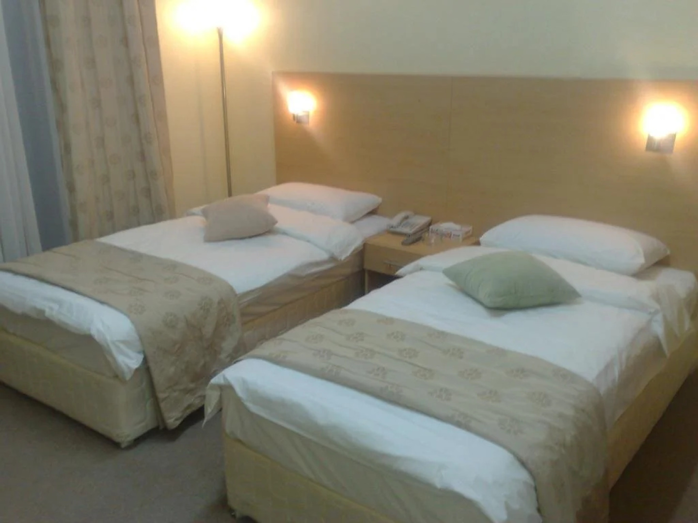 Montreal Hotel - Al Shobak