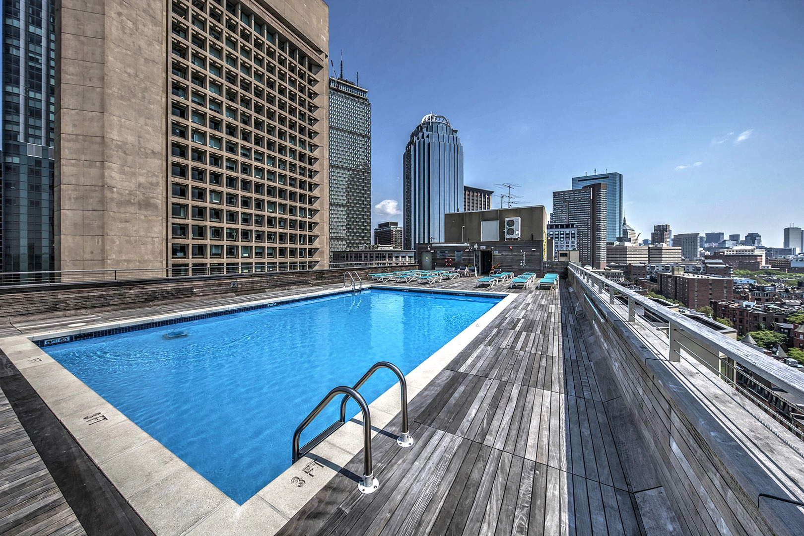 Outstanding 2 Bed Apt in Heart of Back Bay!