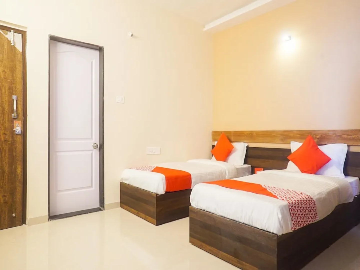 OYO 12383  Hotel Twin Towers 1