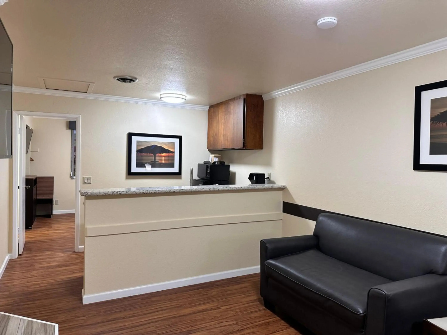 Beachwalker Inn and Suites