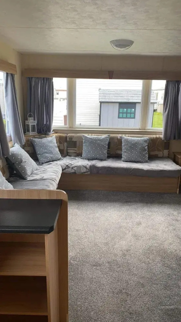 Lovely 3-bed Caravan in Beautiful North Wales