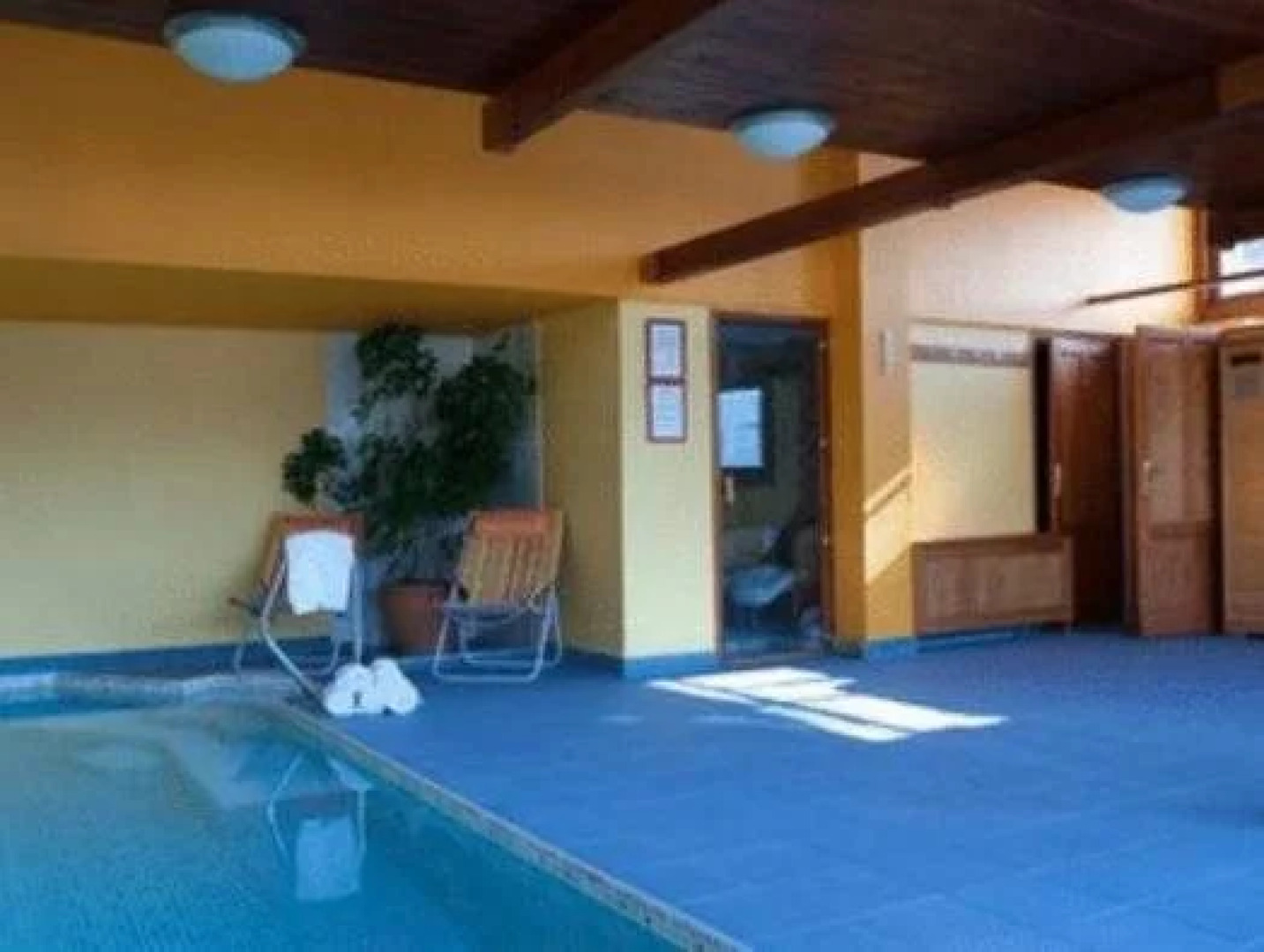 Mr. Görgey Art Hotel & Bistro