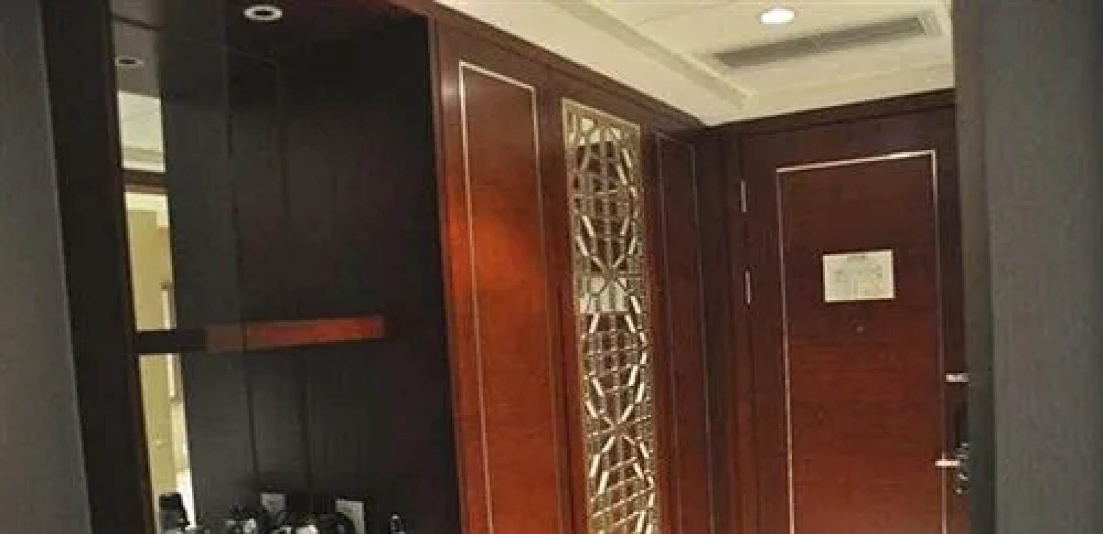 Langzhong Yuntianxi Century Hotel