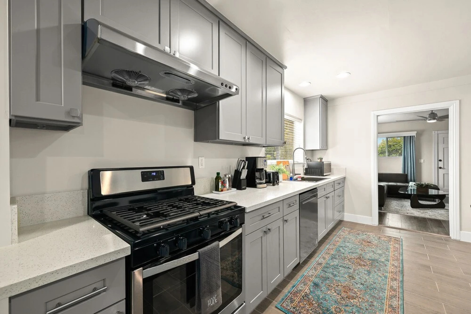 Stylish & Charming 15min to Downtown LA