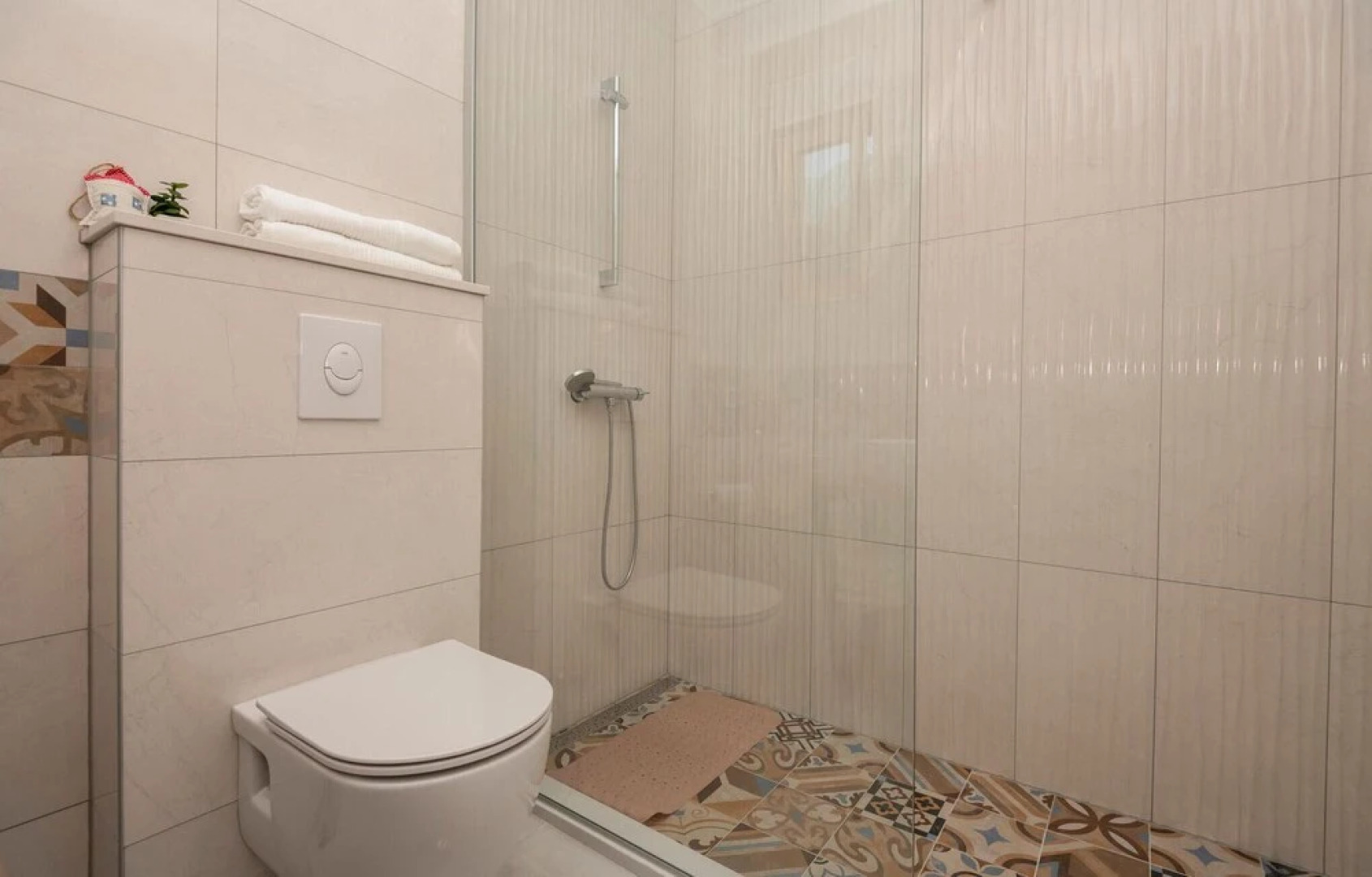 Beautiful Home in Baska Voda With Wifi and 2 Bedrooms