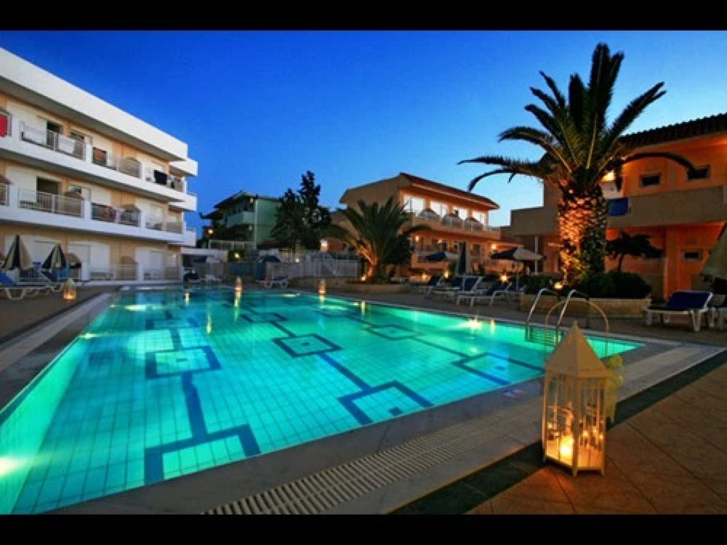 Lavris Hotel & Bungalows