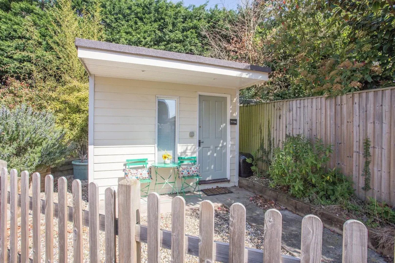 Snug with Views of the Chilterns