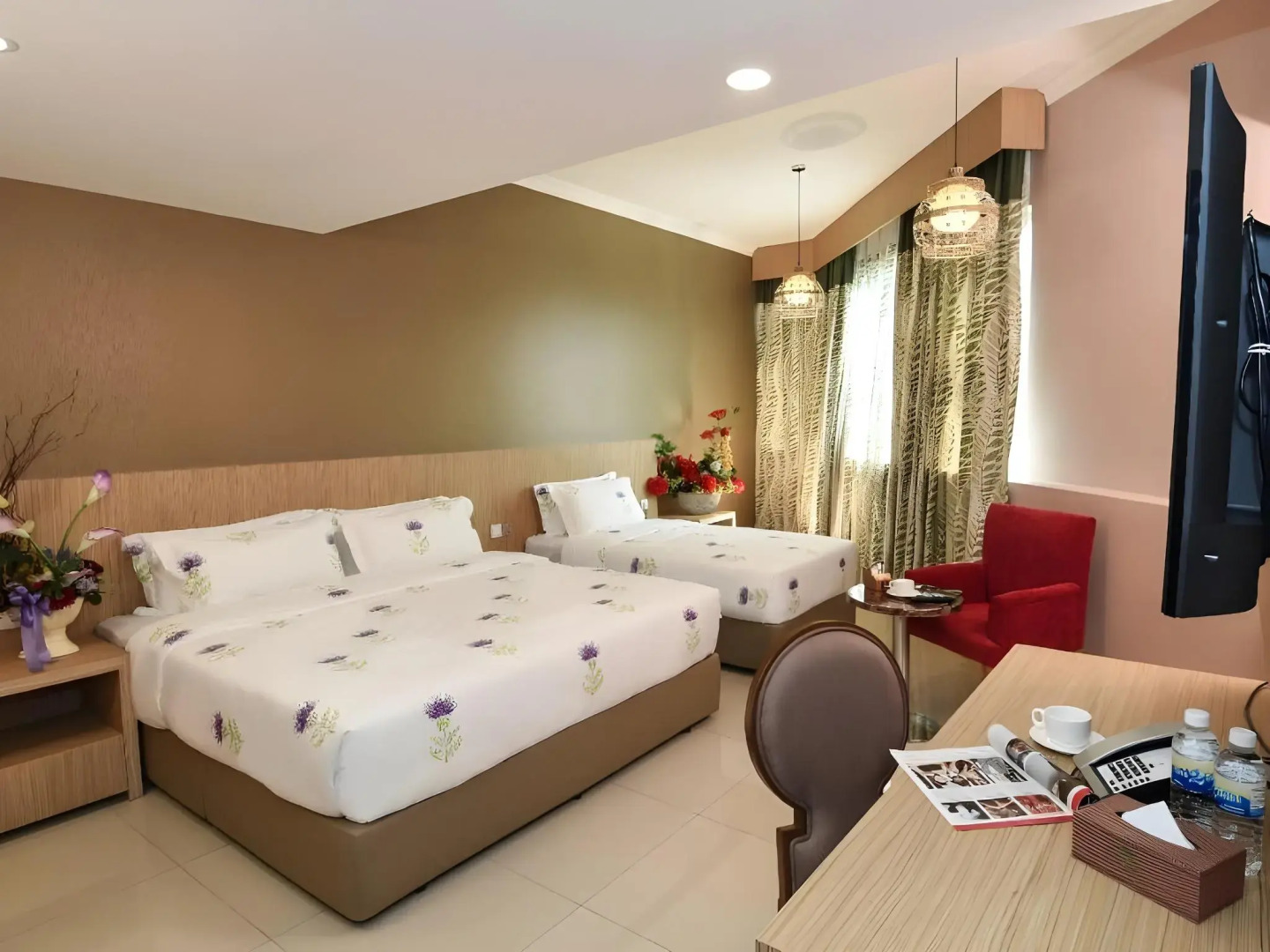 Hotel Holmes Gelang Patah