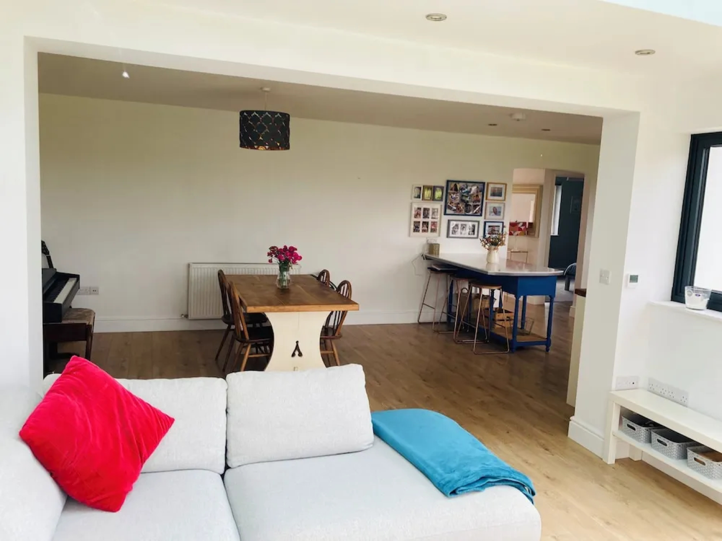 Beautiful 4-bed House With Countryside Views