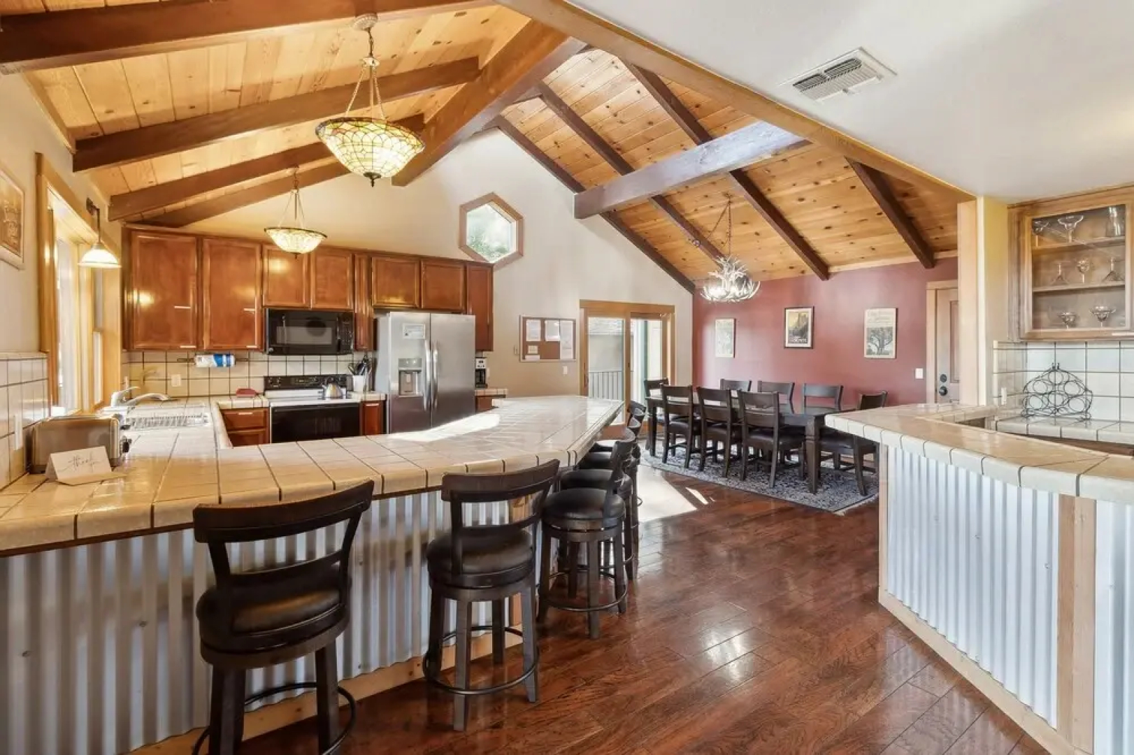 Dos Pinos - Spacious Lakefront Cabin w/ Game Room by Yosemite Region Resorts