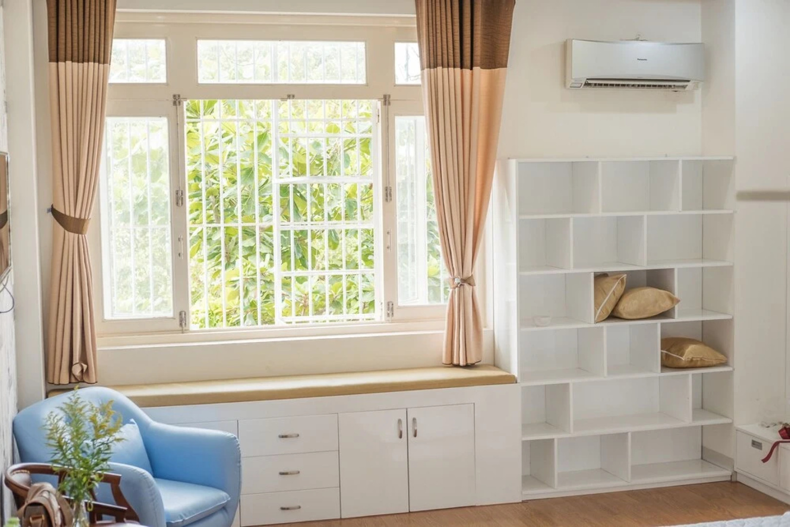 White Hotel - Hostel