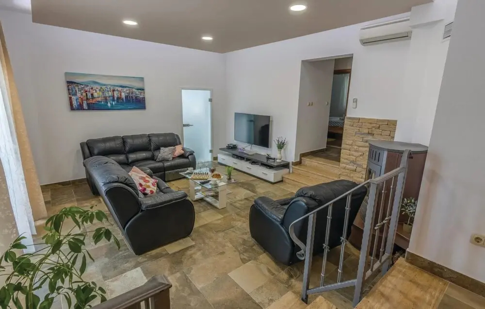 Beautiful Home in Pridraga With Wifi and 8 Bedrooms