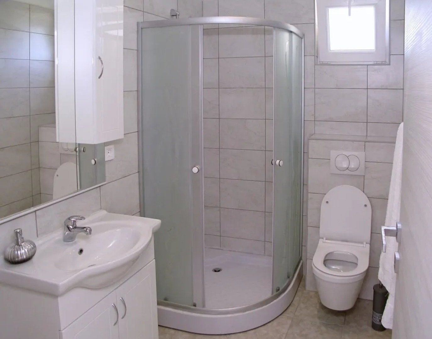 A2 - Modern apt With Balcony, sea View & Parking