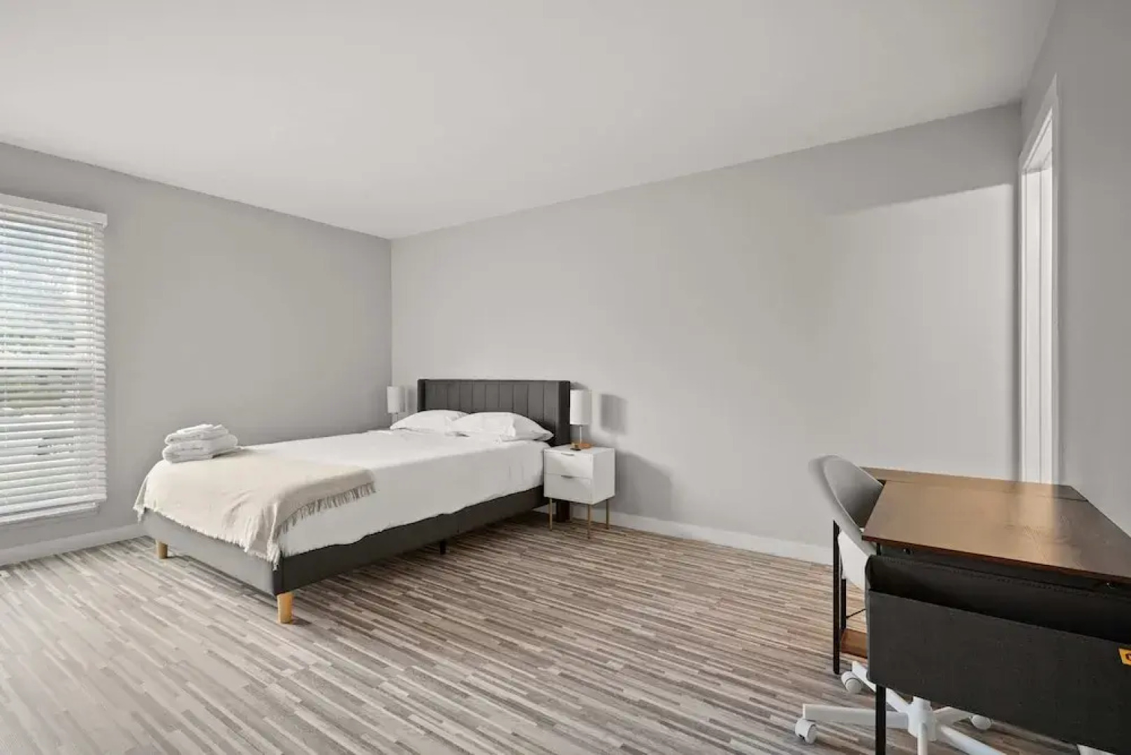 Family Friendly 2BR 2BA in the City