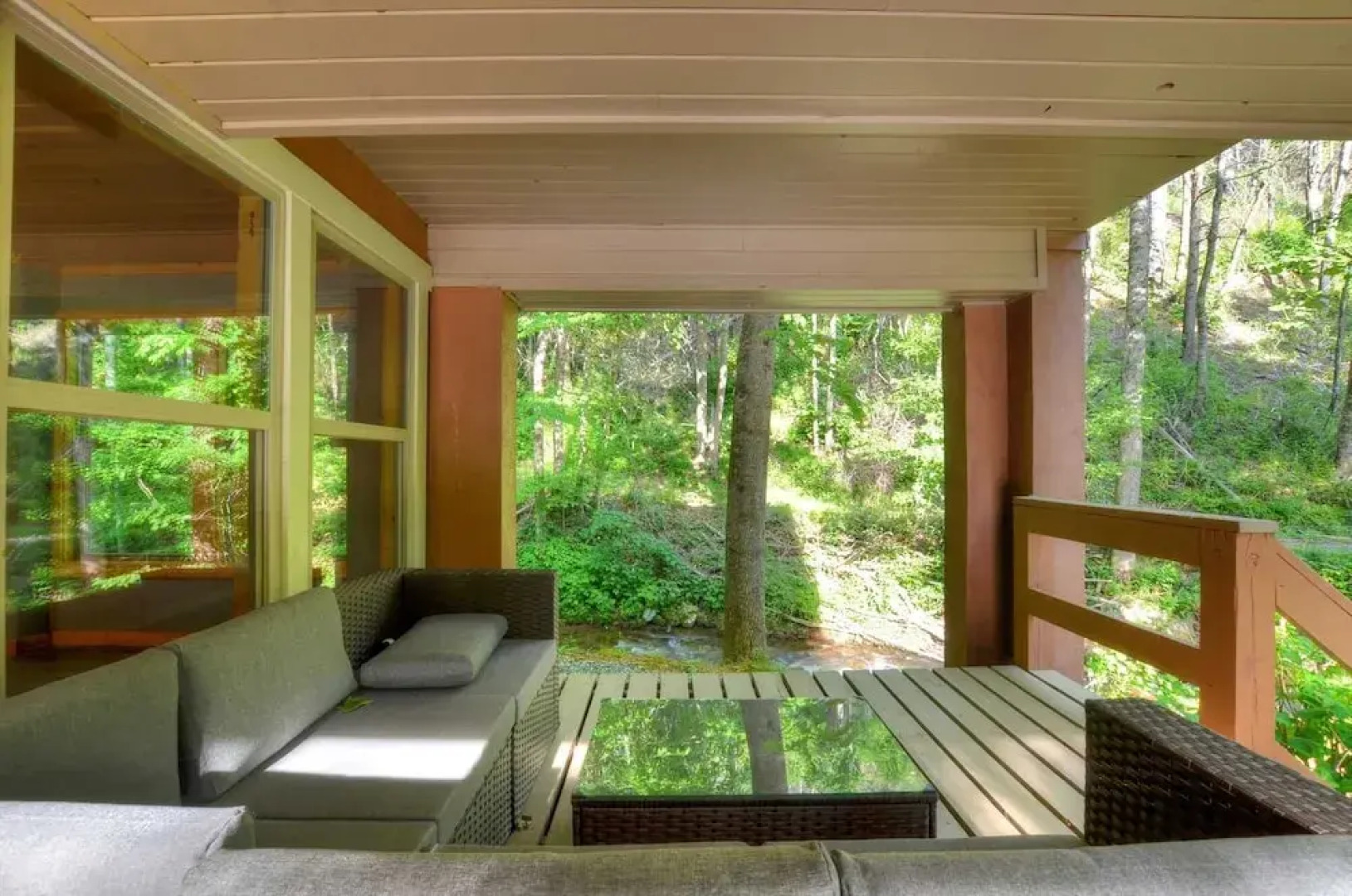 Rippling Waters Lodge 3 Bedroom Cabin by RedAwning