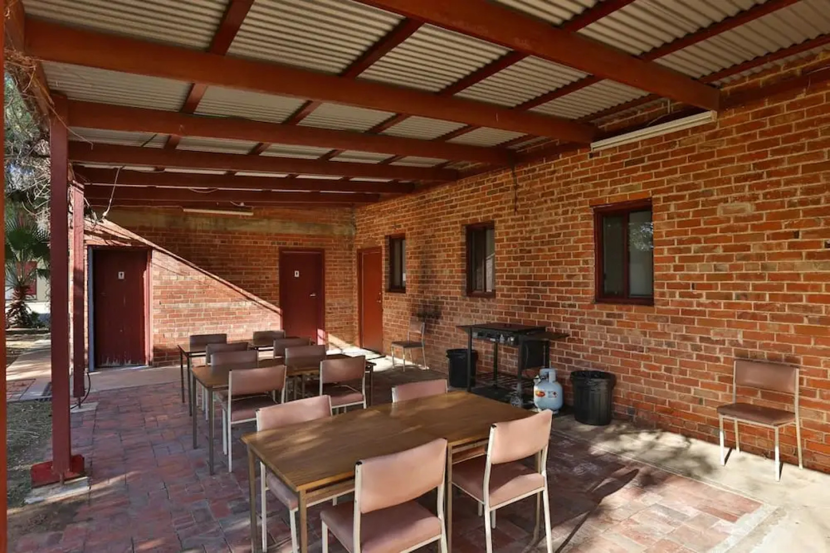 Wentworth Central Motor Inn