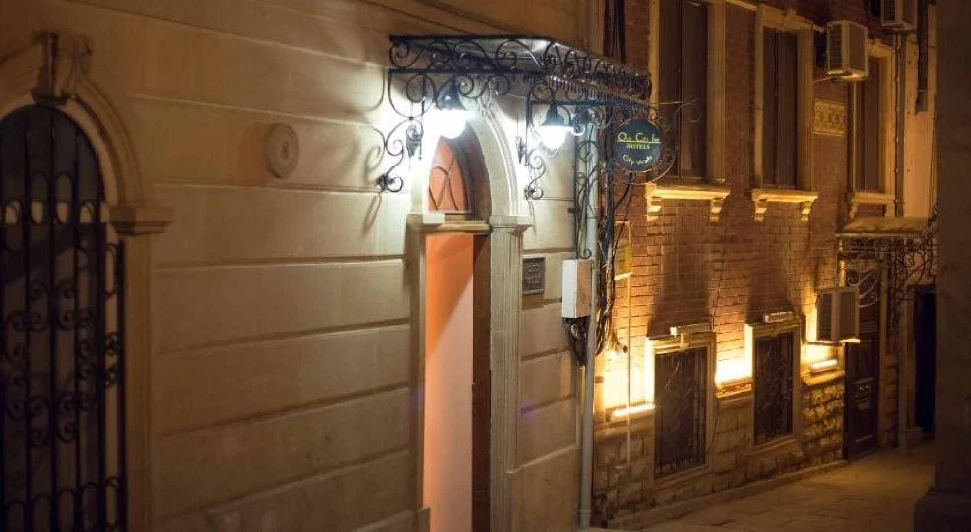 Отель City Walls