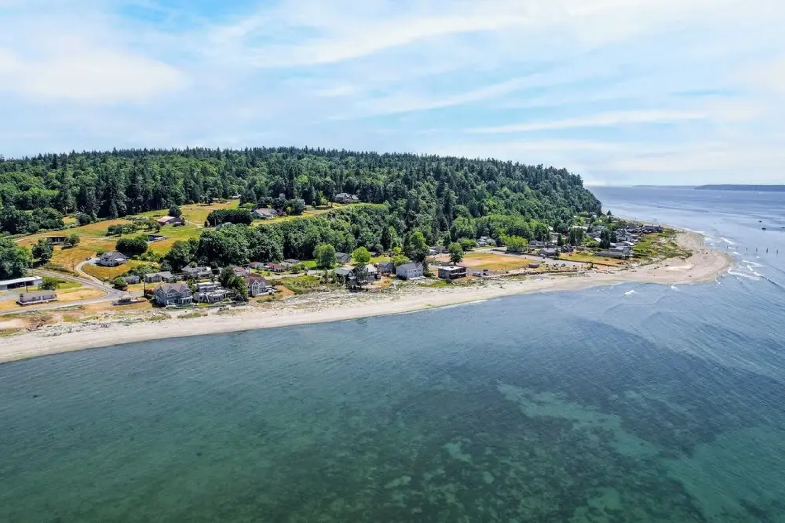 Private Beach Access + Water Views! Sleeps 18, Historic 6bdr Farmhouse w/ Deck