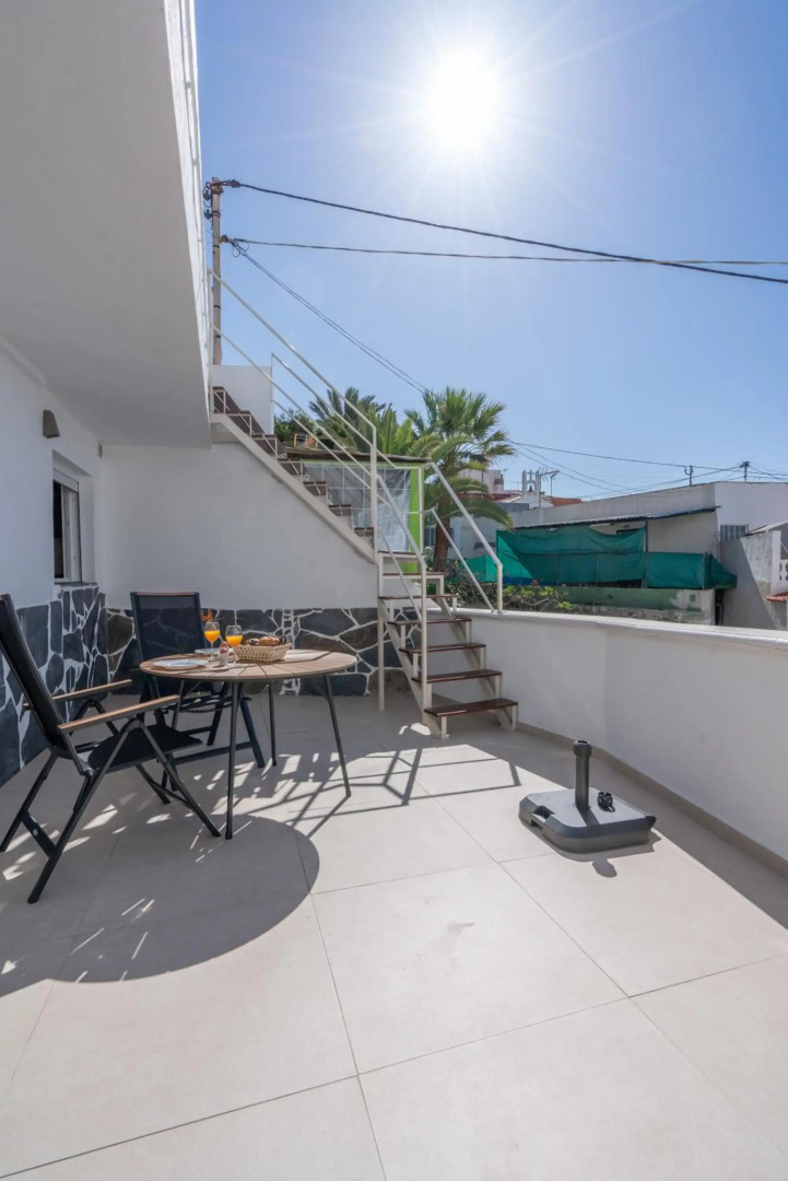 Spectacular Cave with two large terraces (70m2) by the sea