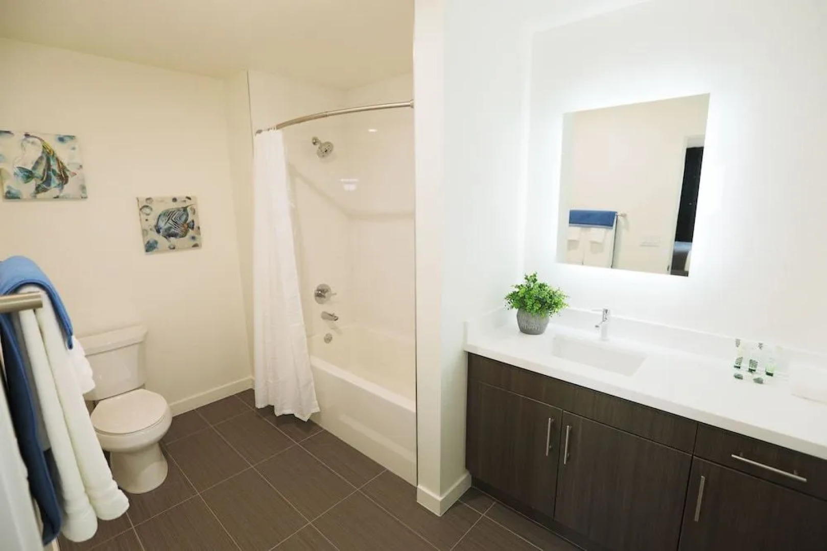 Hollywood Landmark Residences