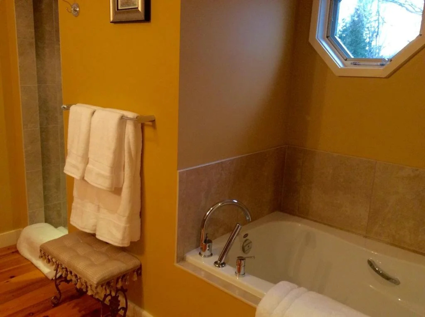 Scarlet Tunic Bed and Breakfast