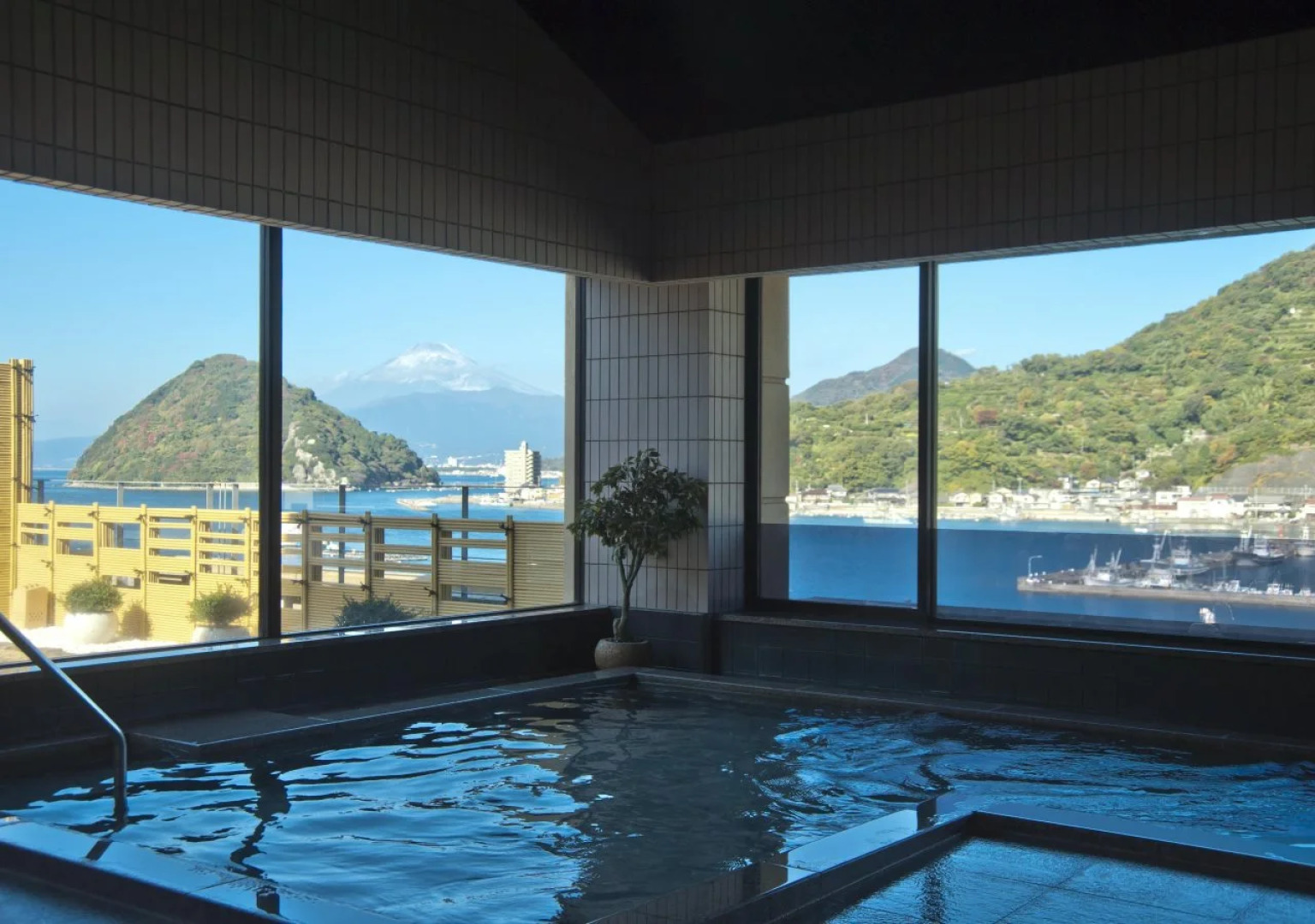 Izu Mitsuhama Syoutoukan