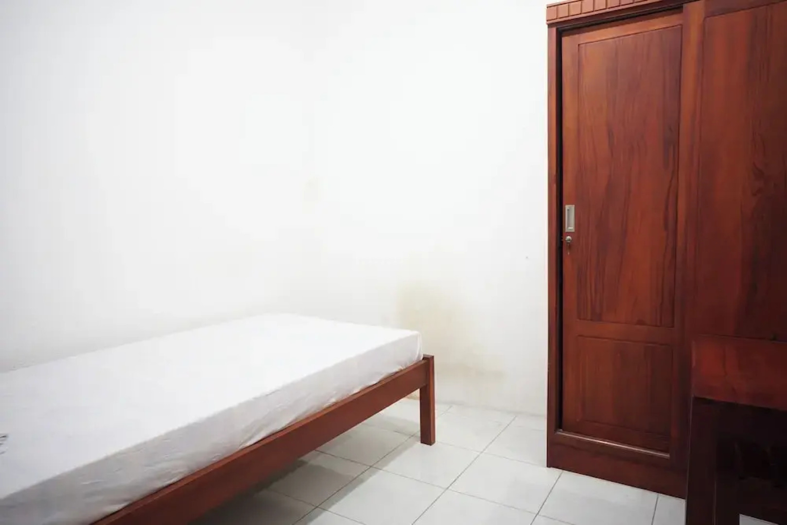OYO Life 93038 Kost Putra Malilah