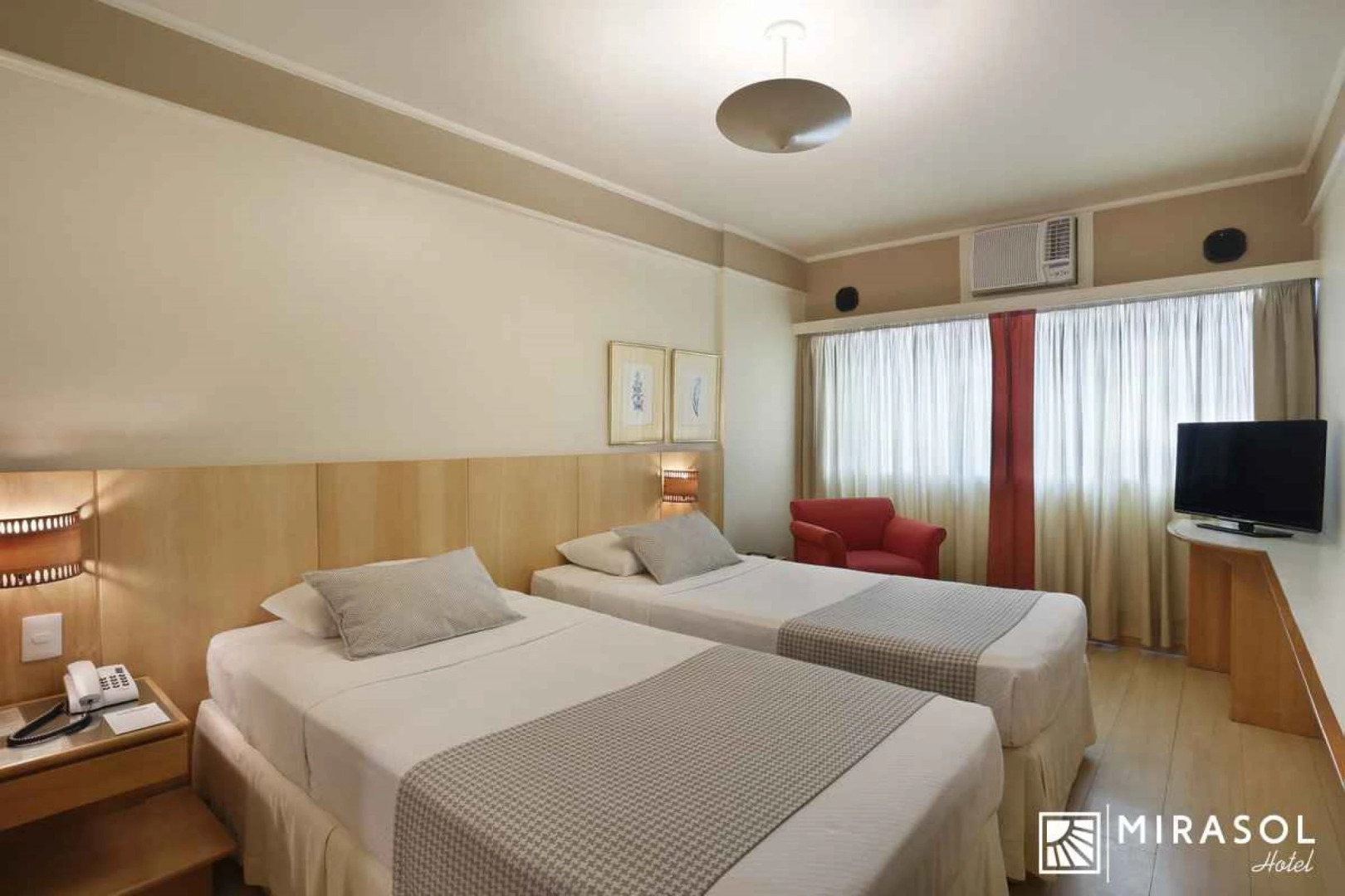 Mirasol Copacabana Hotel