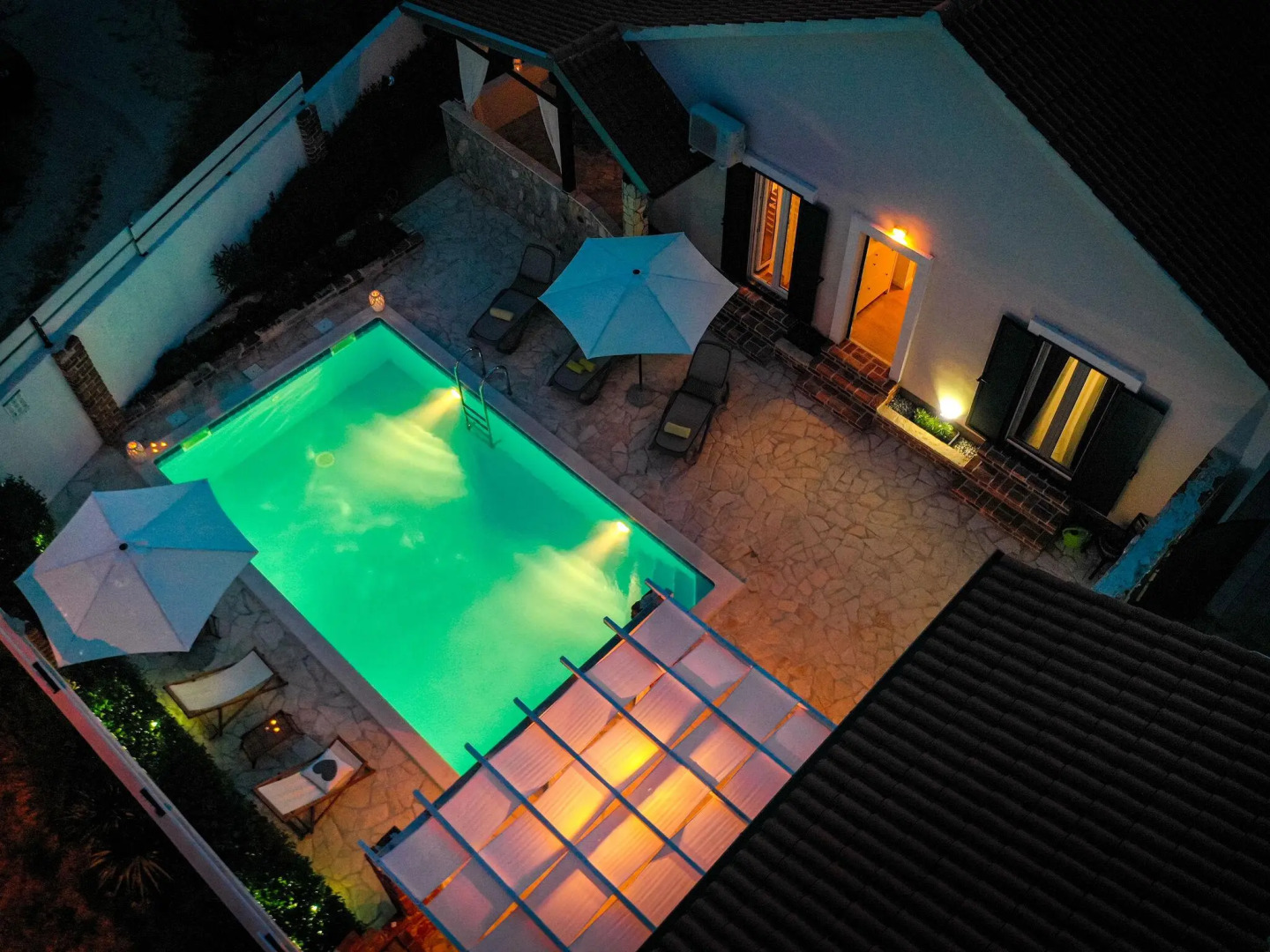 Villa With Private Pool and Terrace