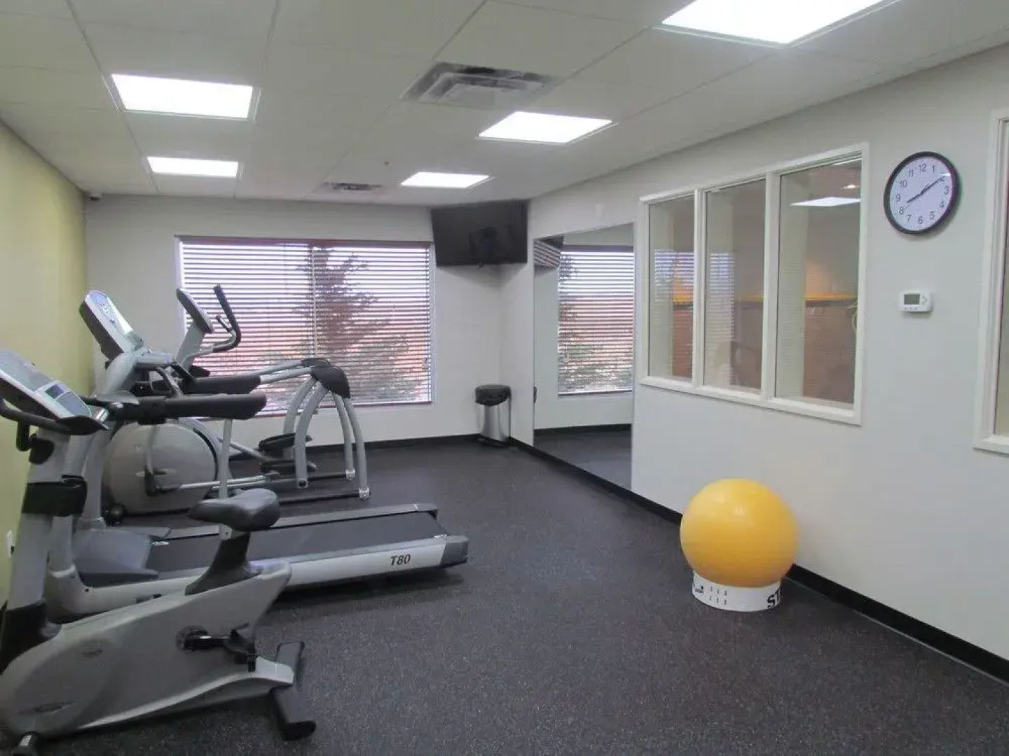 Days Inn and Suites Airdrie