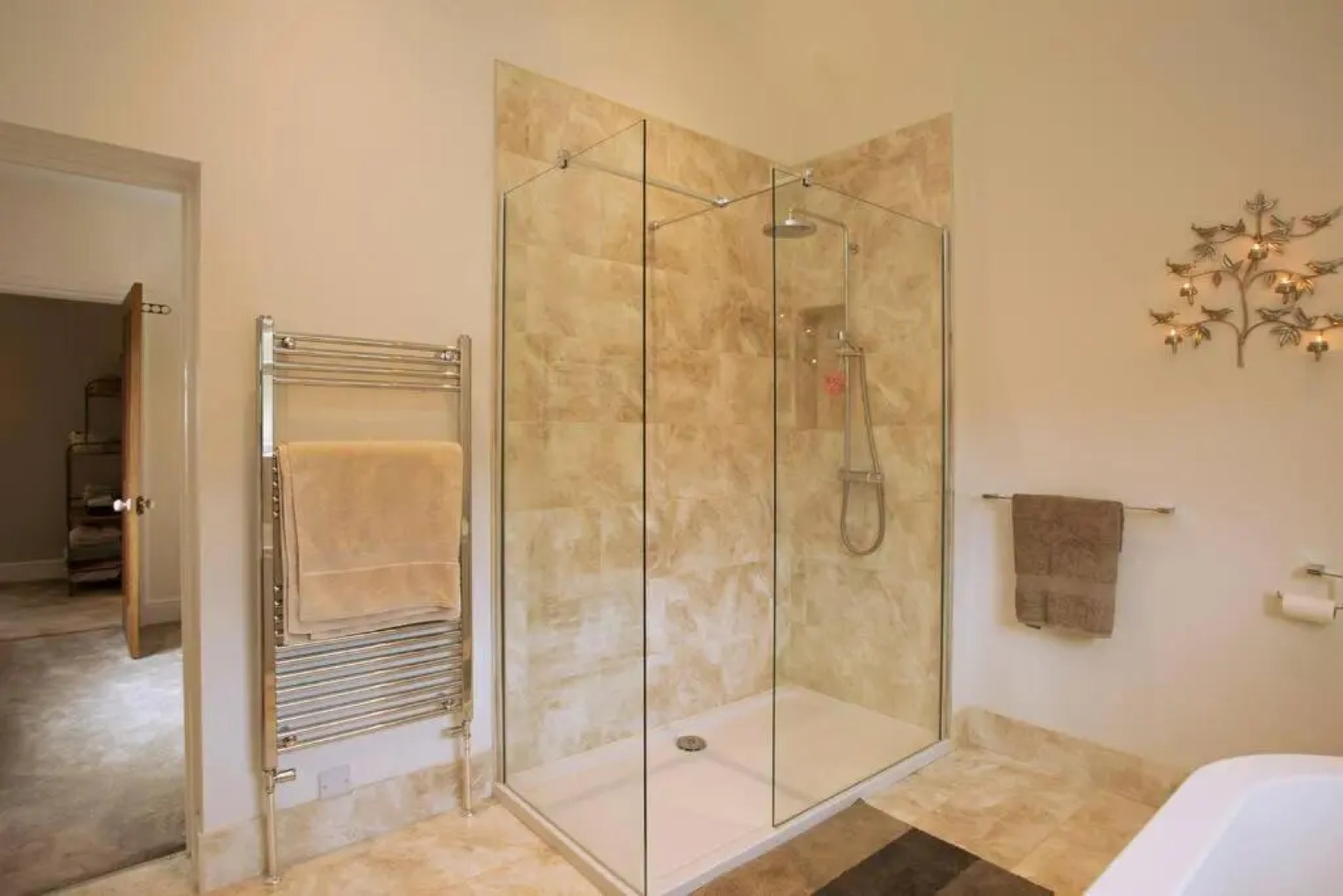 Rie's Retreat - The Whole House