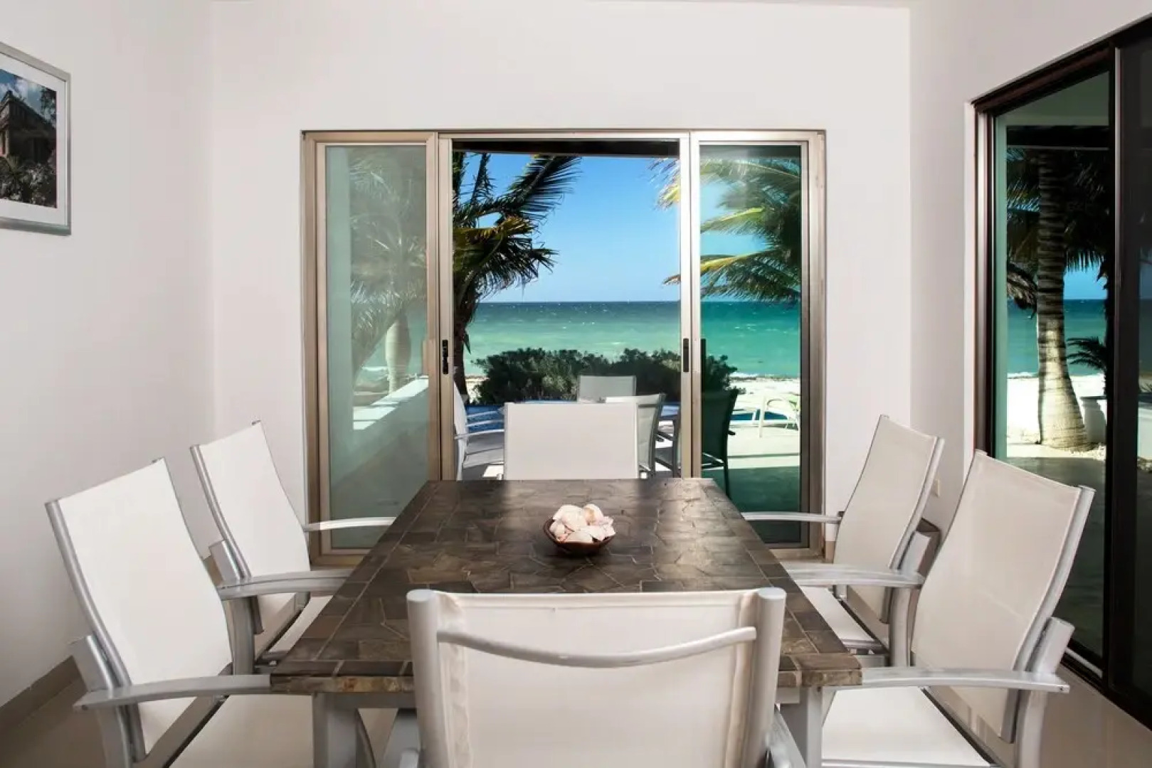 Piña Beach House in San Benito Beach