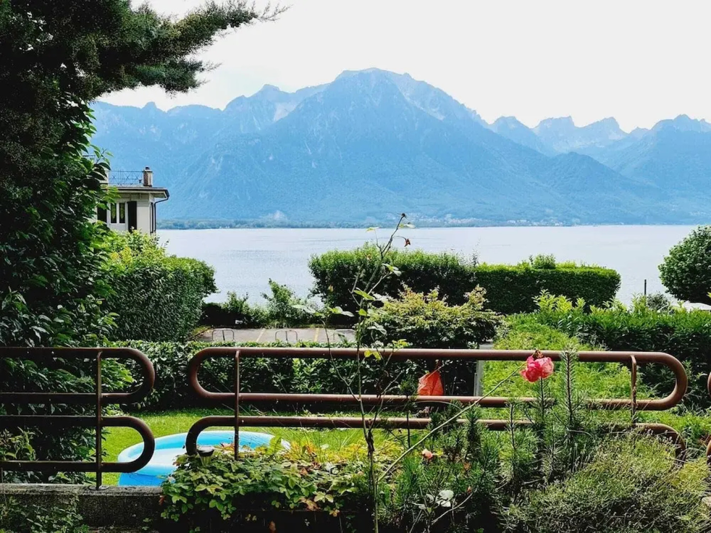 Paradise lake view Apartment