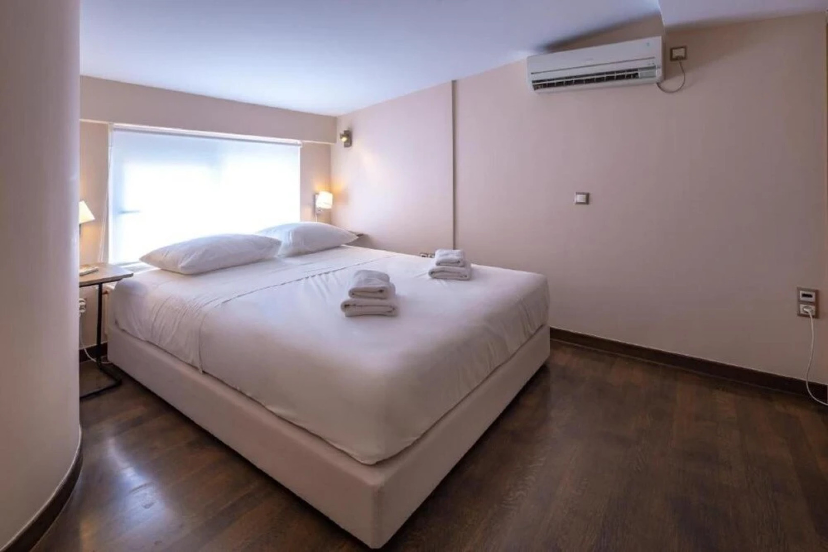 Solon - Deluxe City Center Apartment