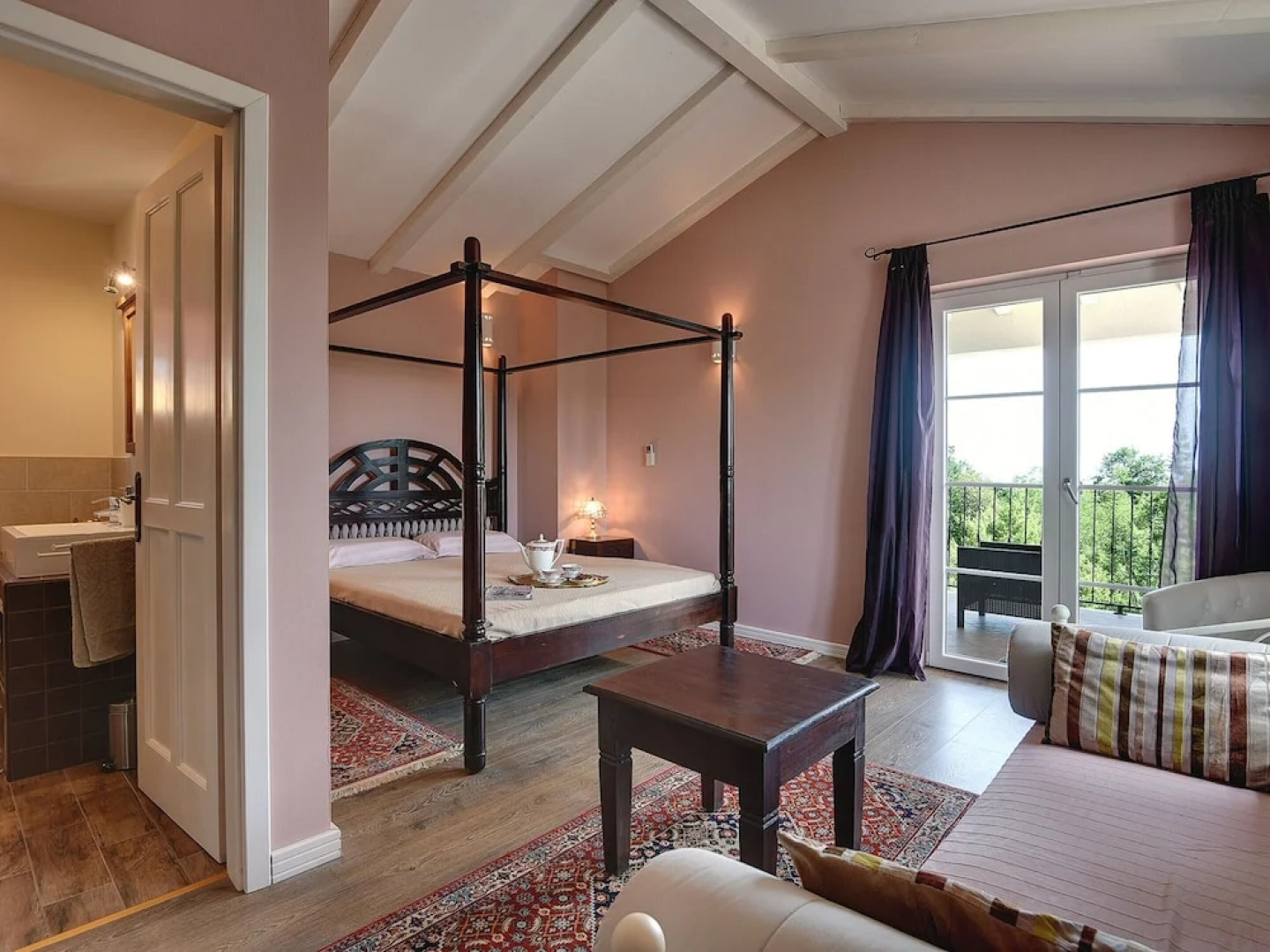 Detached Villa With Swimming Pool in the East of Istria Near the Sea