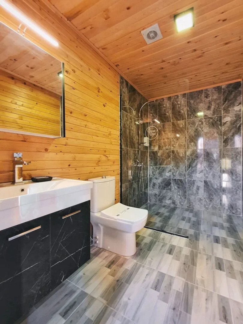 Rocas Roja Beach Hotel