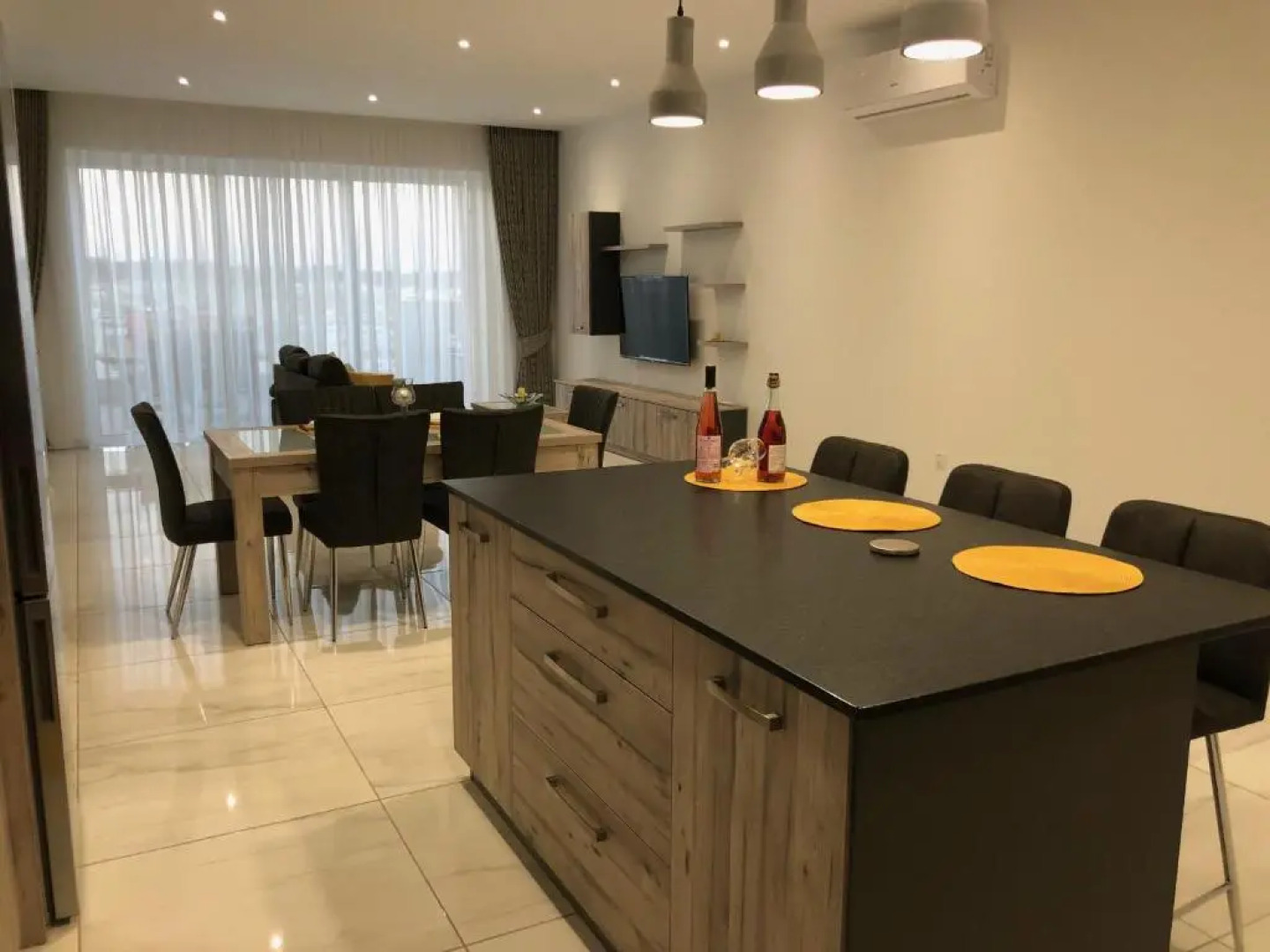 Penthouse in Marsaxlokk with panoramic views: 3 bedrooms, 2 baths