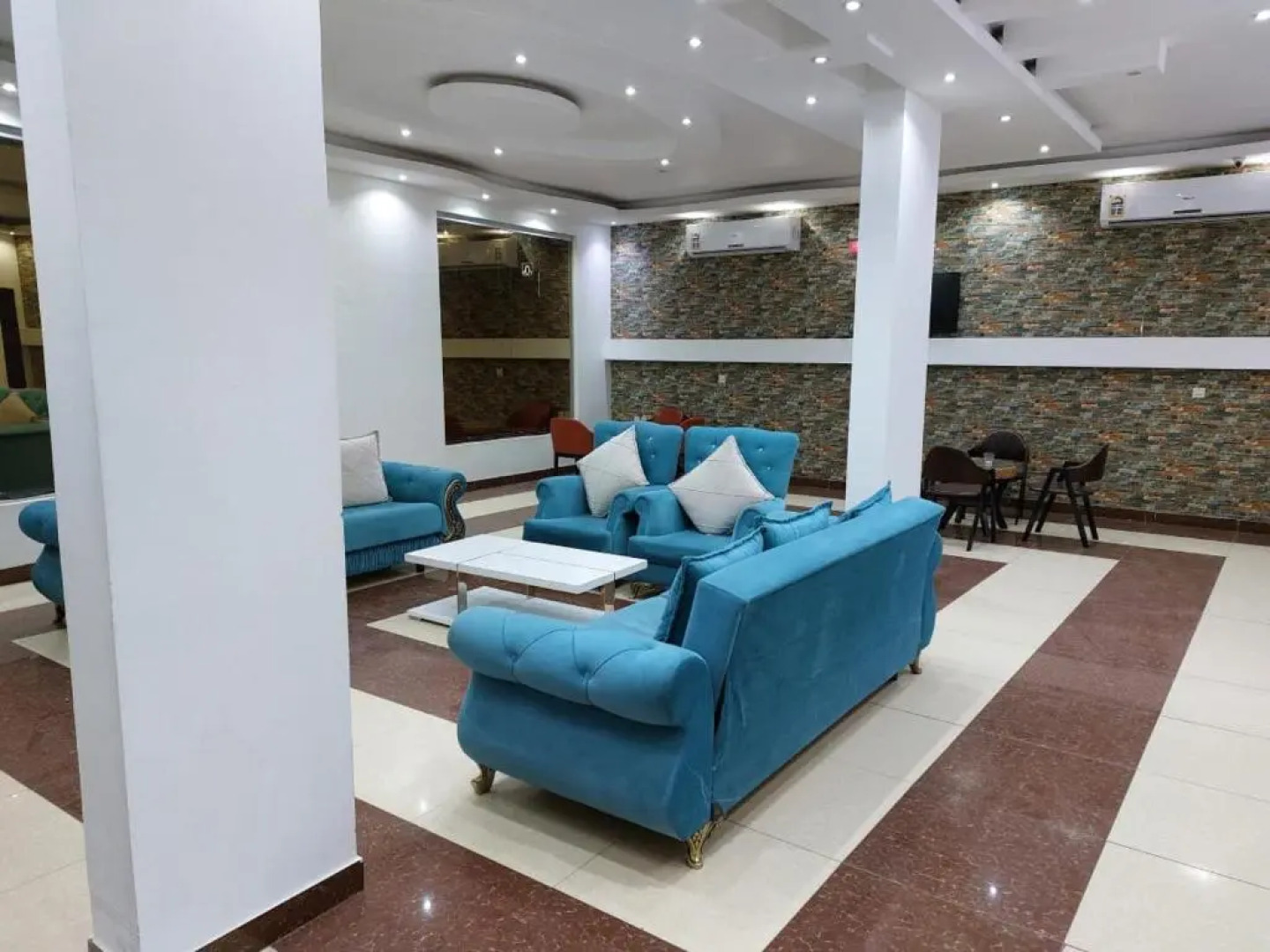 مجموعة شقق ديرزت روز ايجار شهري سنوي