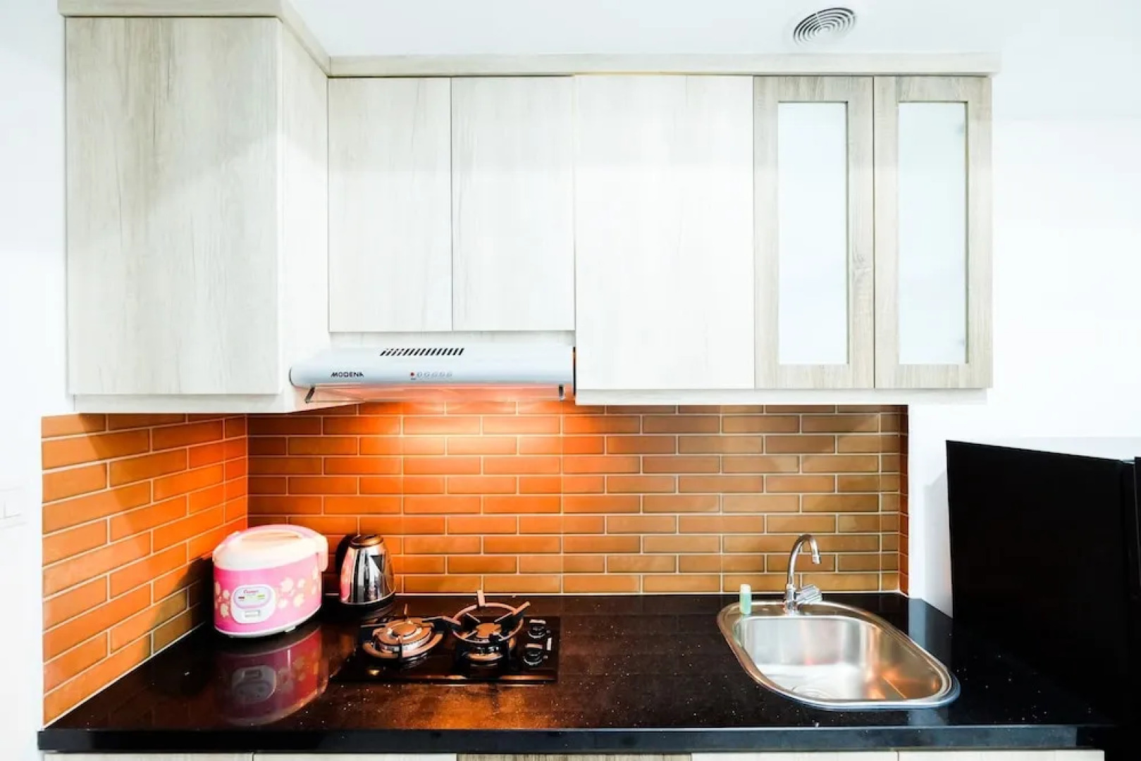 Cozy Studio Casa De Parco near The Breeze BSD City