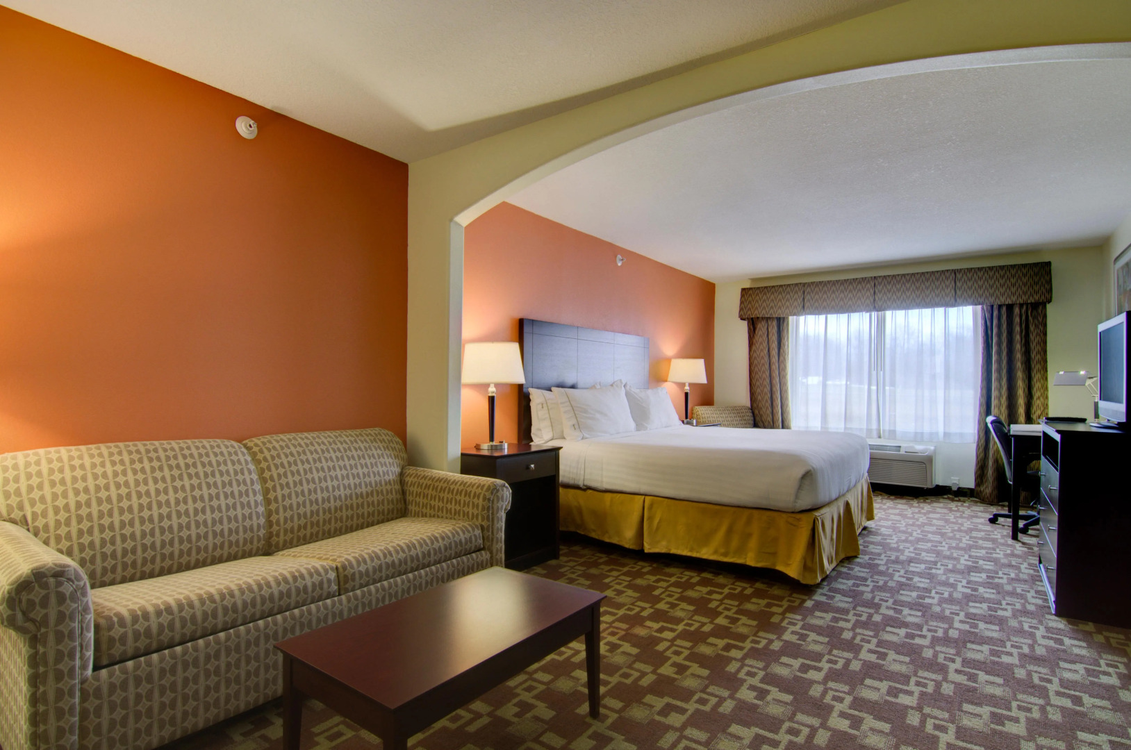 Holiday Inn Express Hotel & Stes Kansas City Sports Complex by IHG