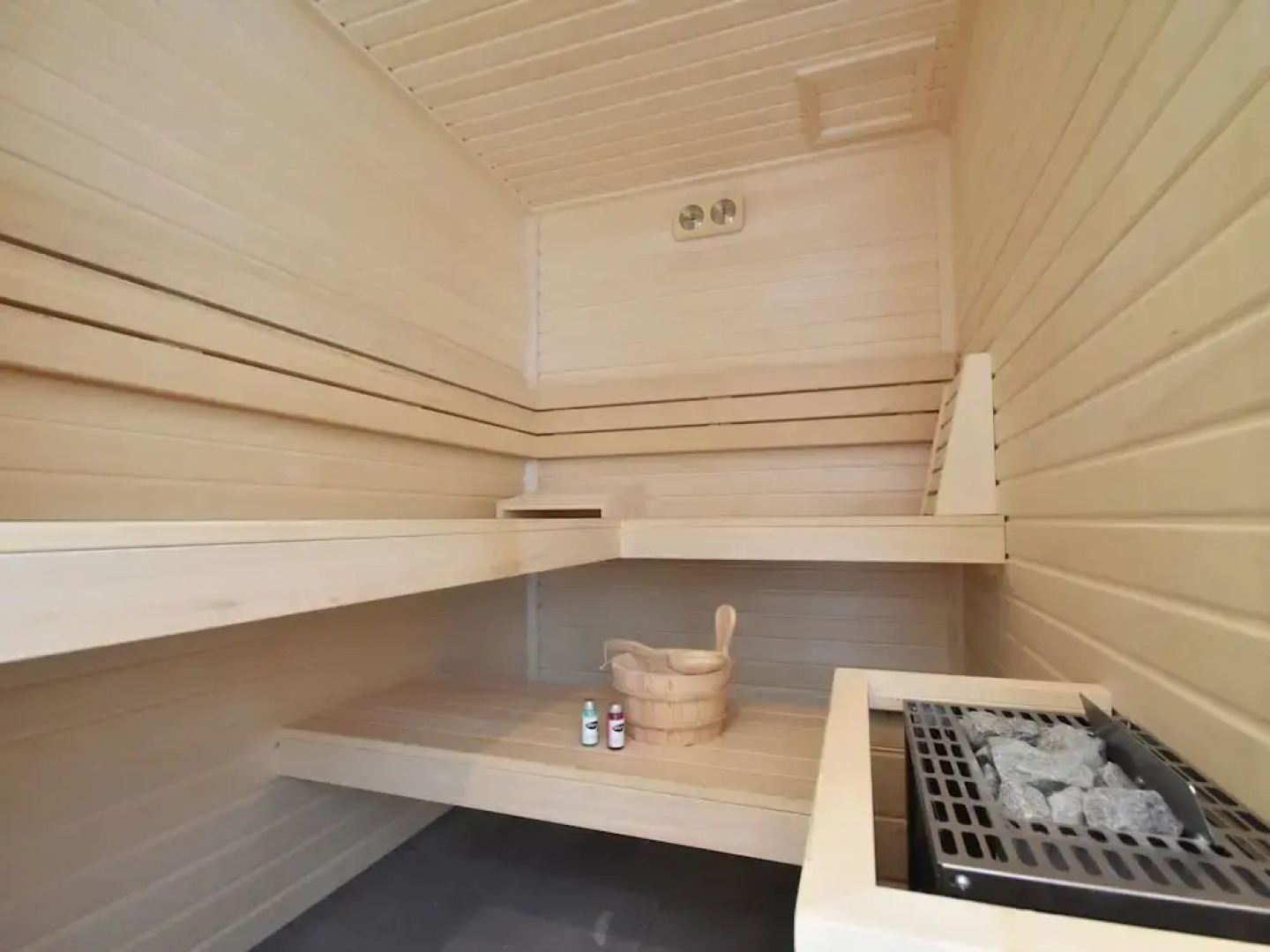 Modern Villa with Hot Tub & Sauna in Harderwijk Flevoland