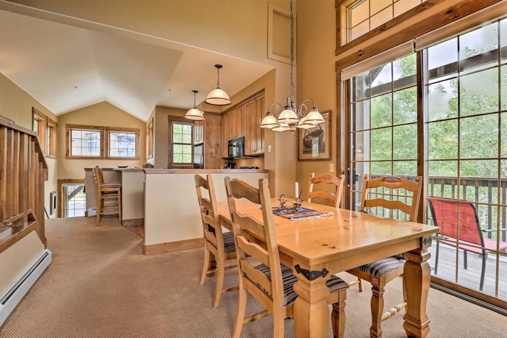 2-story Condo w/ Mtn View, Steps to Ski Lift!