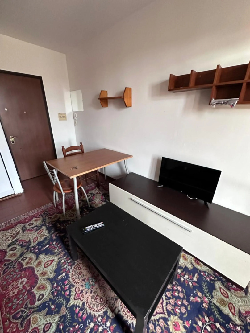 Via Rose (dietro Freccia Rossa)