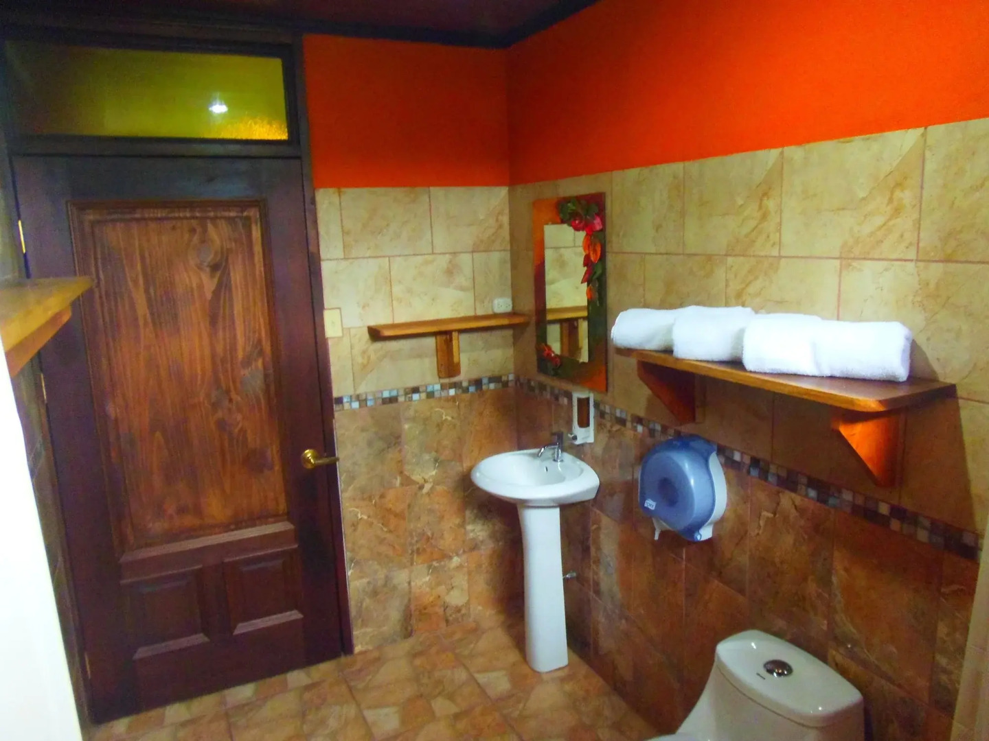 Hotel Heliconias Nature Inn & Hot Springs