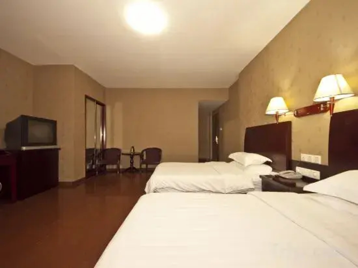 Jinqiao Business Hotel