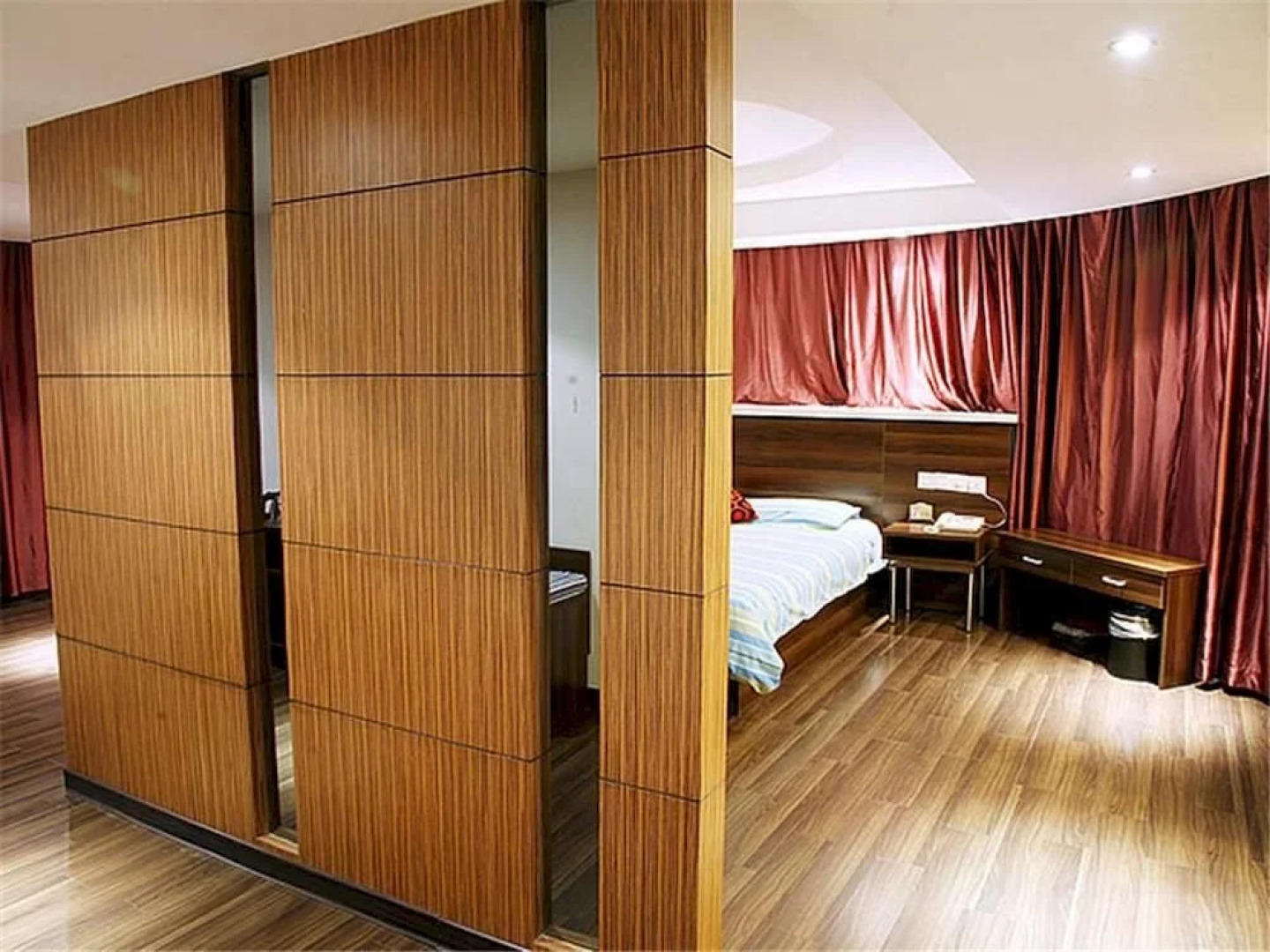 Xingcheng Wuai Square Hotel- Wuxi